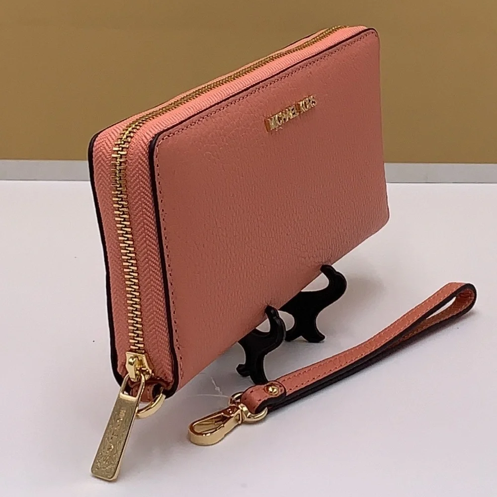MICHAEL KORS Jet Set Travel Large Travel Continental Leather Color: PRIMEROSE